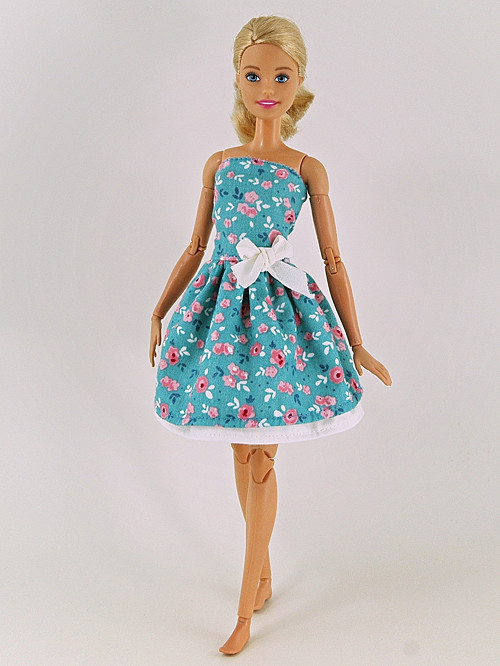 Barbie - Zástěrkové šaty — foto 1