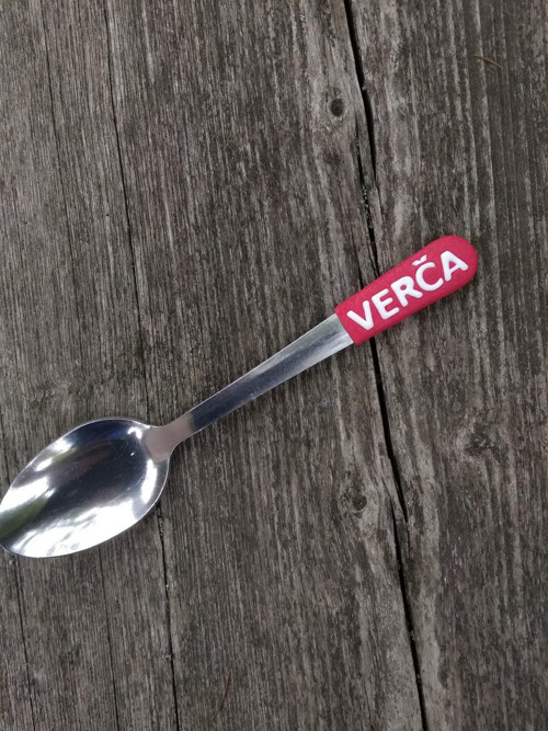 Lžička se jménem