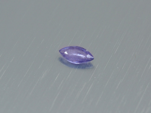 SAFÍR přírodní fialový markýza 7 x 4 mm