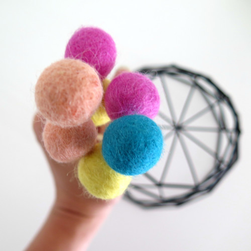 Plstěné pompom flower — foto 1