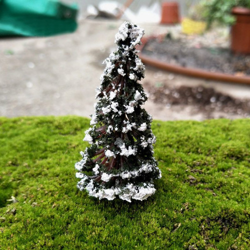 Umělý zasněžený stromeček, smrček, miniatura do