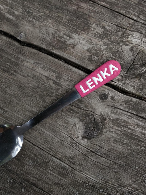 Lžička se jménem