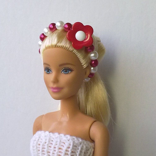 Čelenka pro Barbie - červený květ...
