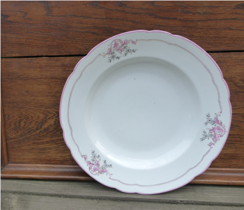 Minulost růžová... porcelánový servírovací talíř