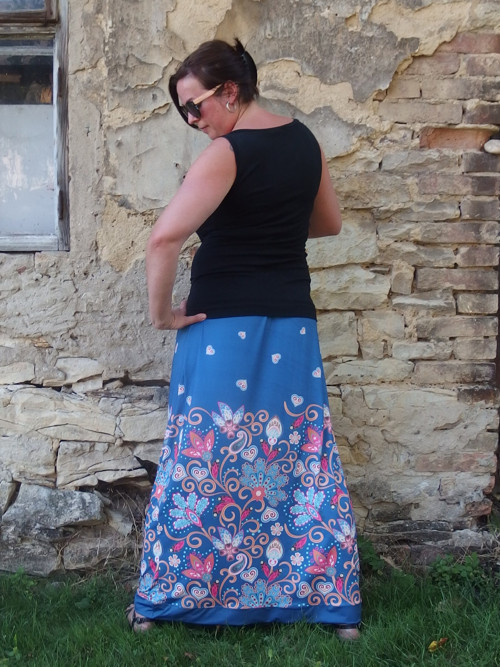 Dlouhá sukýnka — foto 1