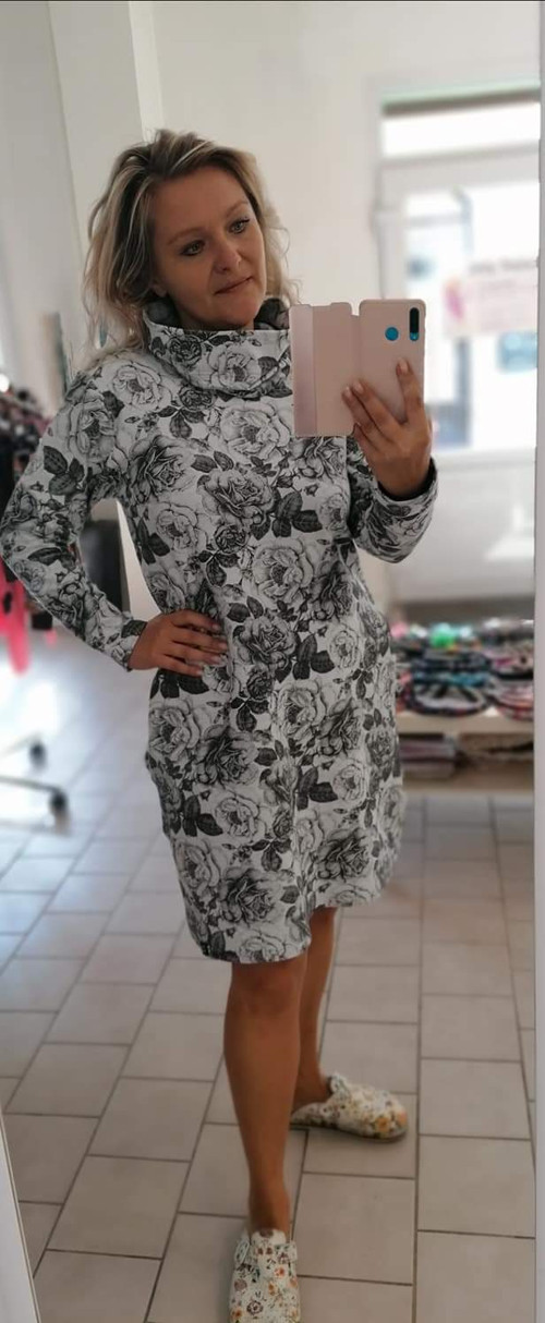 Teplákove šaty květy M/L — foto 1
