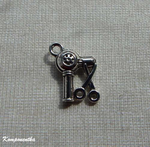 Přívěšek ve tvaru fénu 15x12mm 1kus