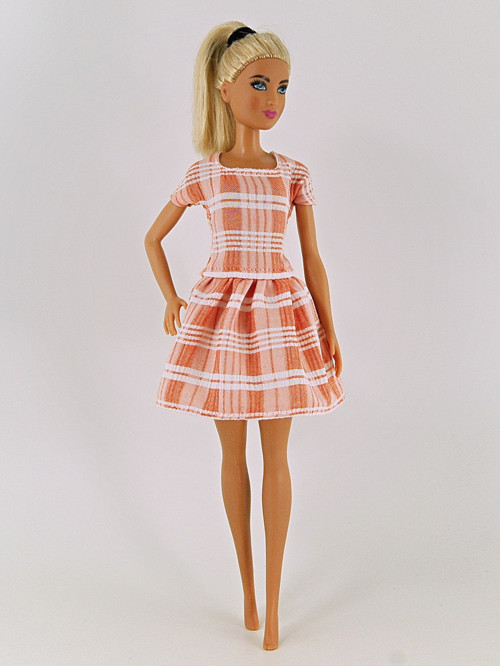 Barbie - Meruňkové šaty — foto 1