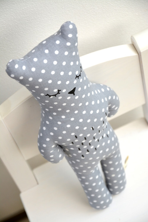 Bubu Bear grey, white dots II. — foto 1