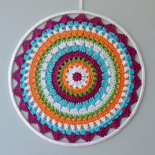 Háčkovaná mandala 25 cm - 5.