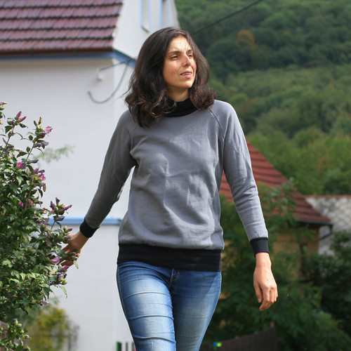 VÝPRODEJ Mikina šedo-černá, vel. M — foto 1