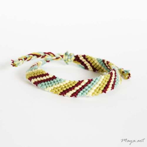 Vínovozelený náramek SUMMER MACRAMÉ BRACELET