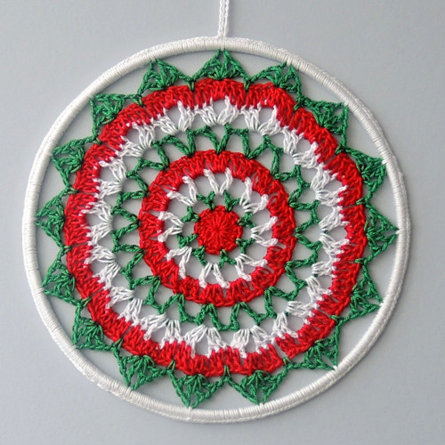 Háčkovaná mandala 15 cm - vánoční