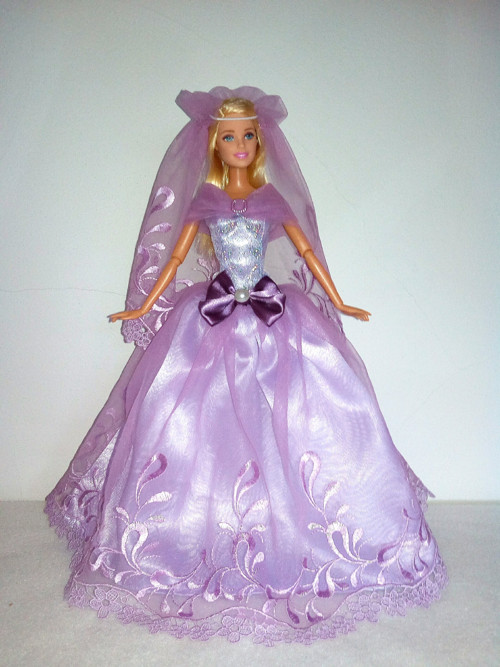 Šaty pro Barbie — foto 1