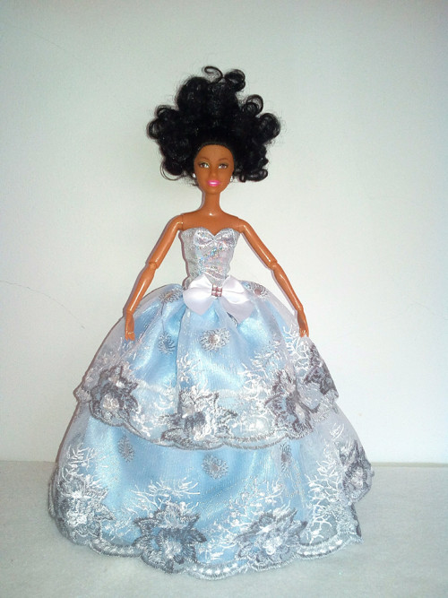 Šaty pro Barbie — foto 1
