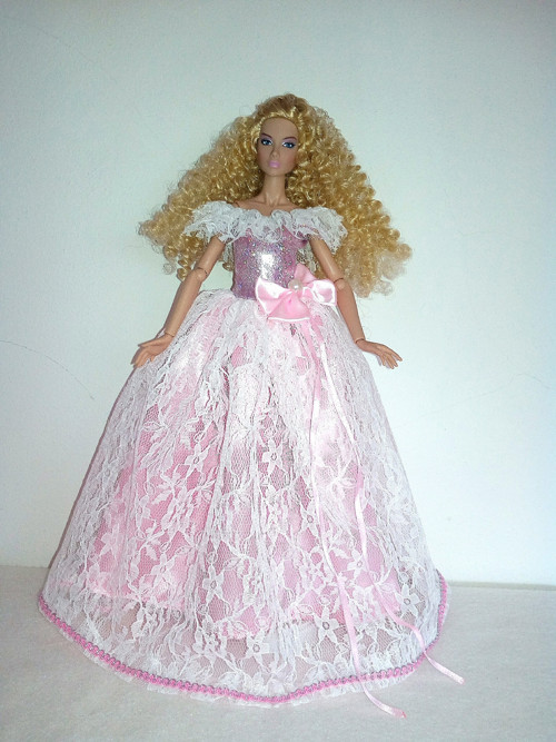 Šaty pro Barbie — foto 1