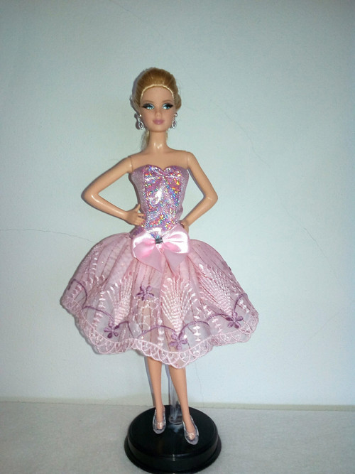 Šaty pro Barbie — foto 1