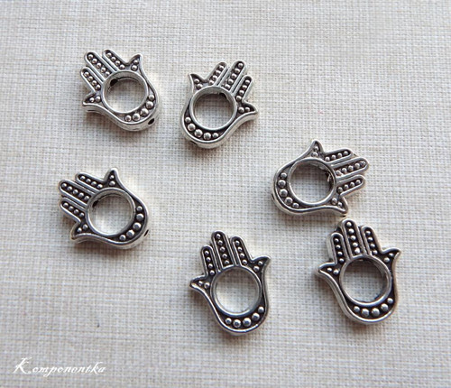Kovový korálek ruka Fátimy 13x15mm 1kus