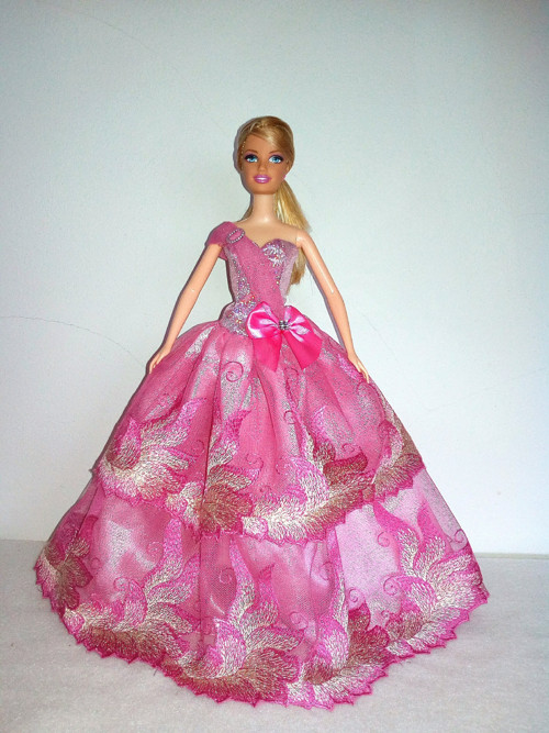 Šaty pro Barbie — foto 1