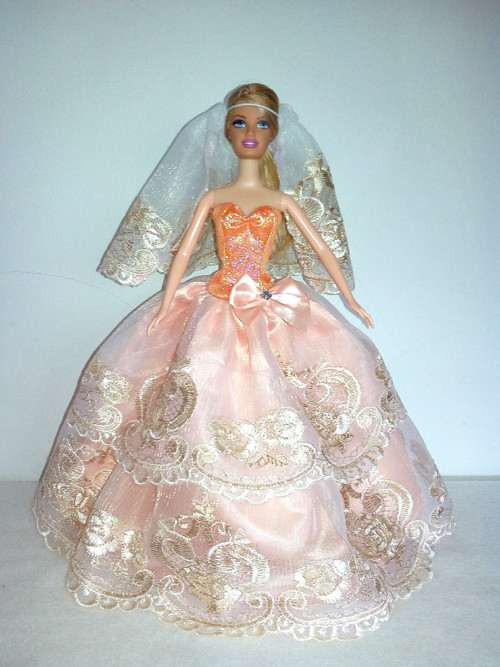 Šaty pro Barbie — foto 1