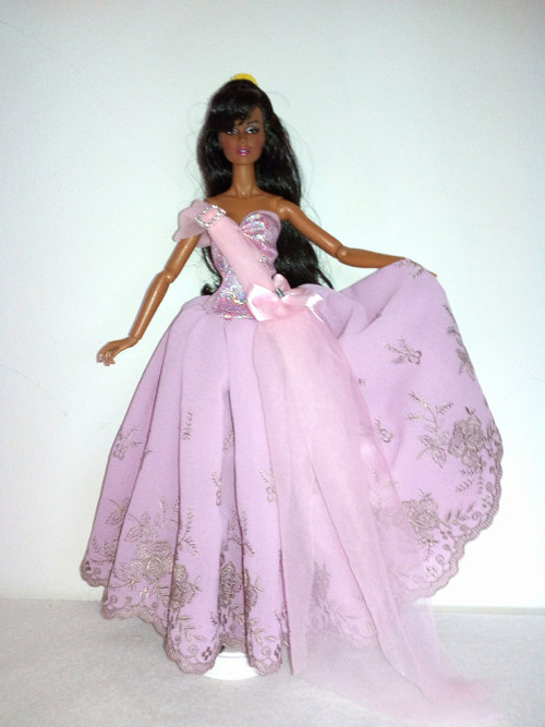 Šaty pro Barbie — foto 1