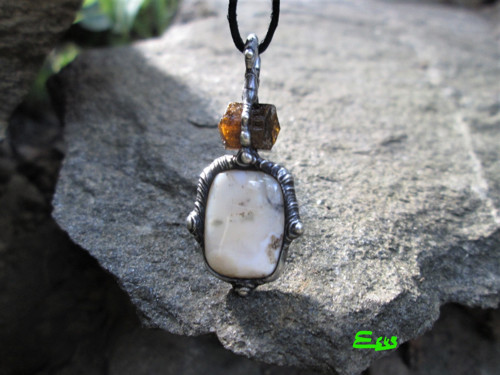 Talisman ,, Merlinit " — foto 1