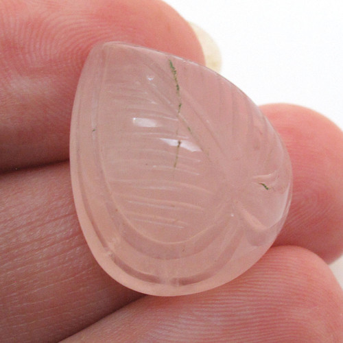 Kabošon vyřezávaný růženín kapka 22mm