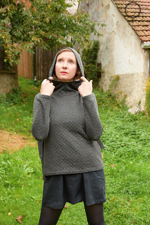 Šedá mikina se vzorem, vel. L — foto 1