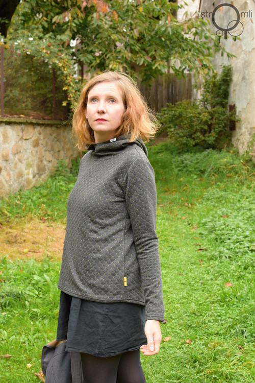 Šedá mikina se vzorem, vel. M — foto 1