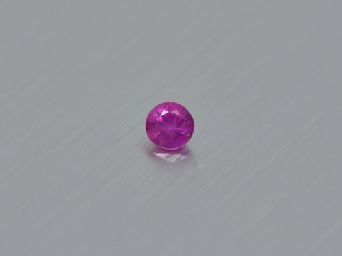 Rubín přírodní 3,7 mm kulatý