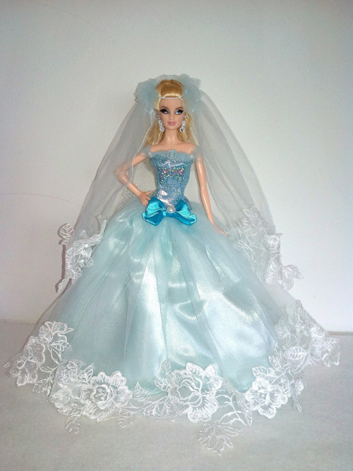 Šaty pro Barbie — foto 1
