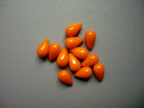 Oranžové kapky 10 x 6 mm - 20 ks