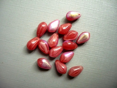 Červené kapky 10 x 6 mm - 20 ks