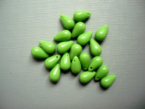 Zelené kapky 10 x 6 mm - 20 ks