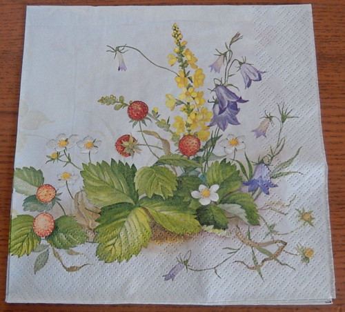 Ubrousek na decoupage - jahody na světle modré