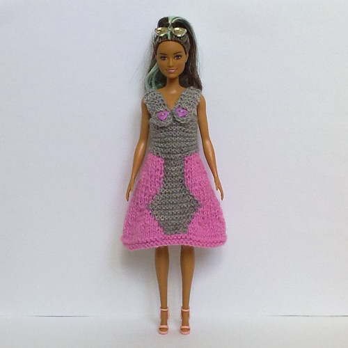 Oblečky pro Barbie - šaty — foto 1