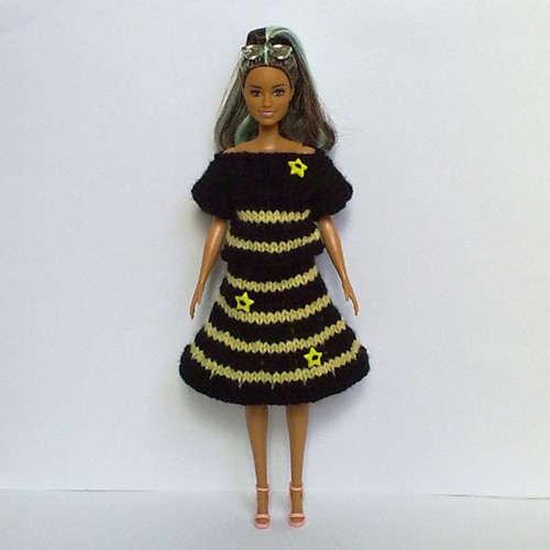 Oblečky pro Barbie - triko, sukně — foto 1