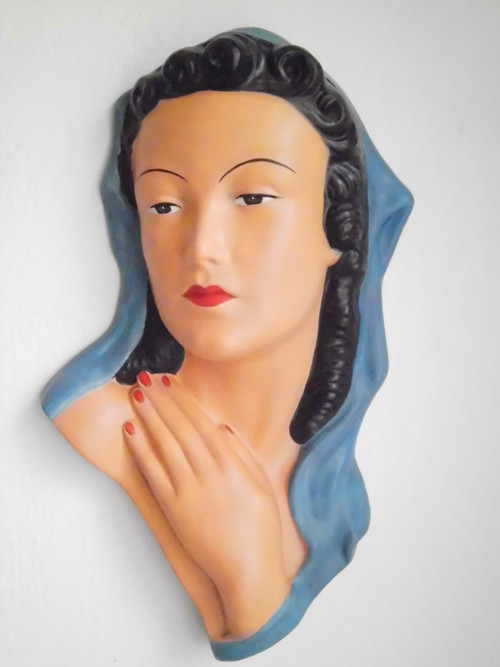Španělská krasavice (art deco reliéf) — foto 1