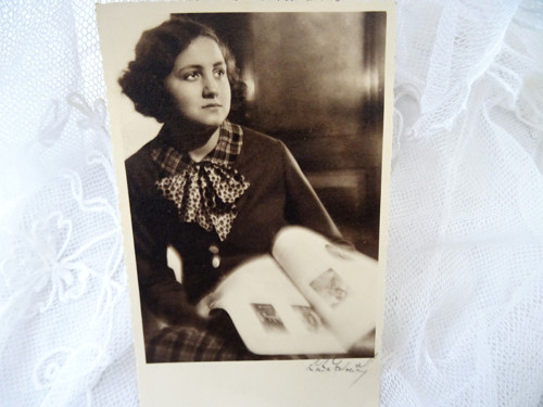 Zamyšlená — foto 1
