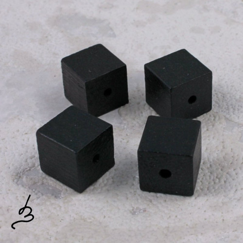 Dřevěné kostky černé 12mm - 4 ks