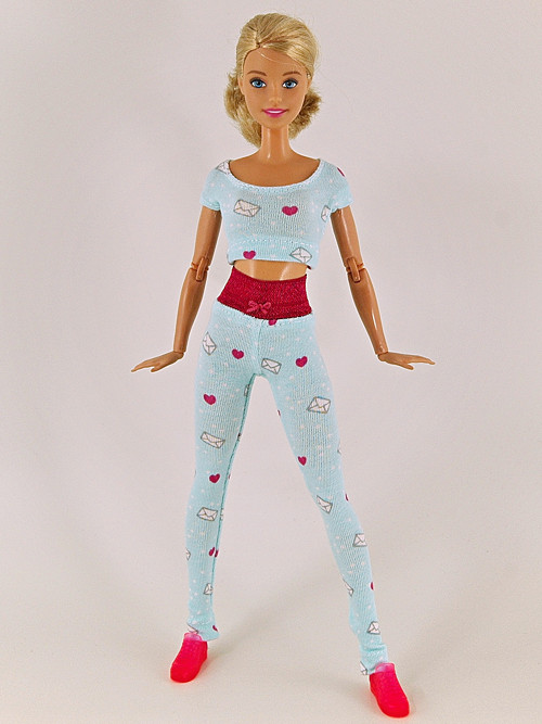 Barbie - Cvičební komplet se srdíčky — foto 1