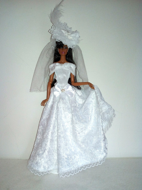 Šaty pro Barbie — foto 1