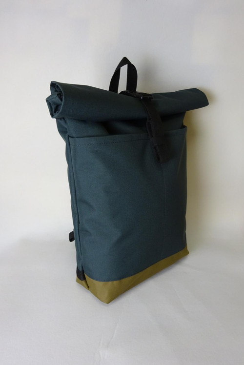 REZERVACE- rolovací basic s puntíky — foto 1