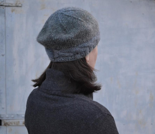 Baret Lexi v šedé — foto 1