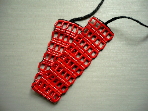 Červený náramek