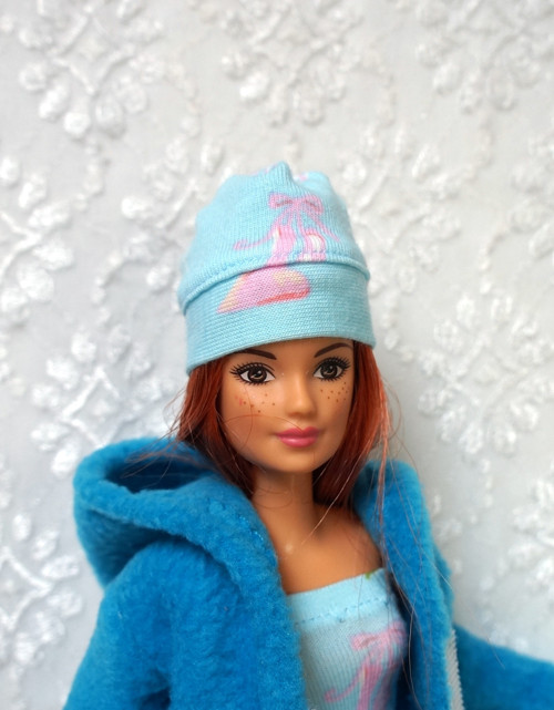 Čepice pro Barbie — foto 1