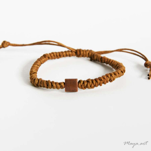 Světle hnědý náramek MACRAME BRACELET se staromědě