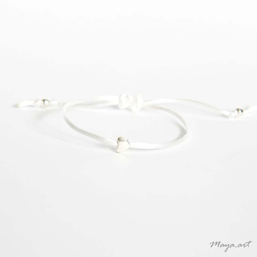 Bílý náramek SIMPLE BRACELET s malým st. srdíčkem