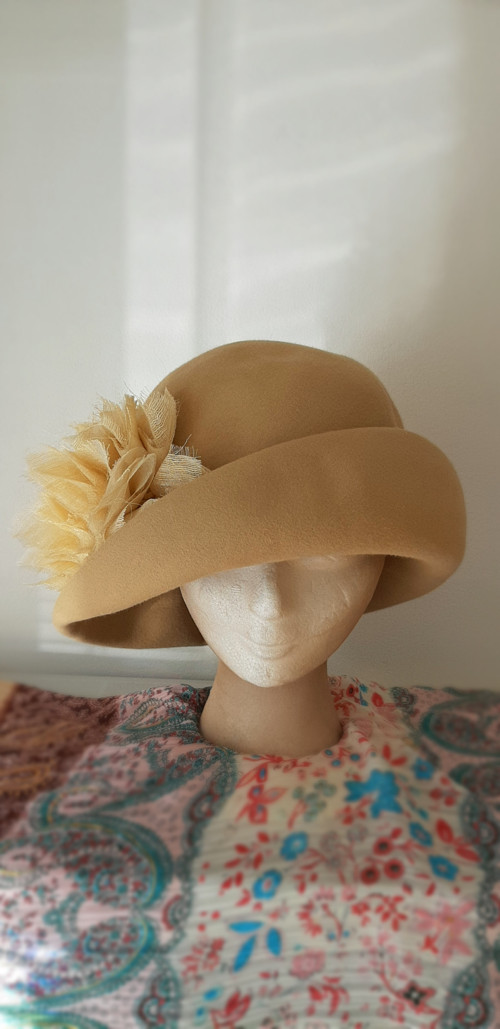 Klobouk golden brown — foto 1