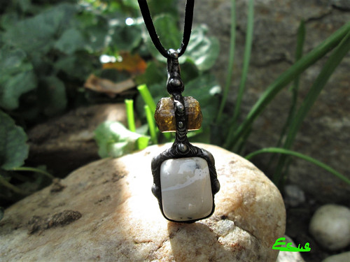 Talisman ,, Merlinit " — foto 1
